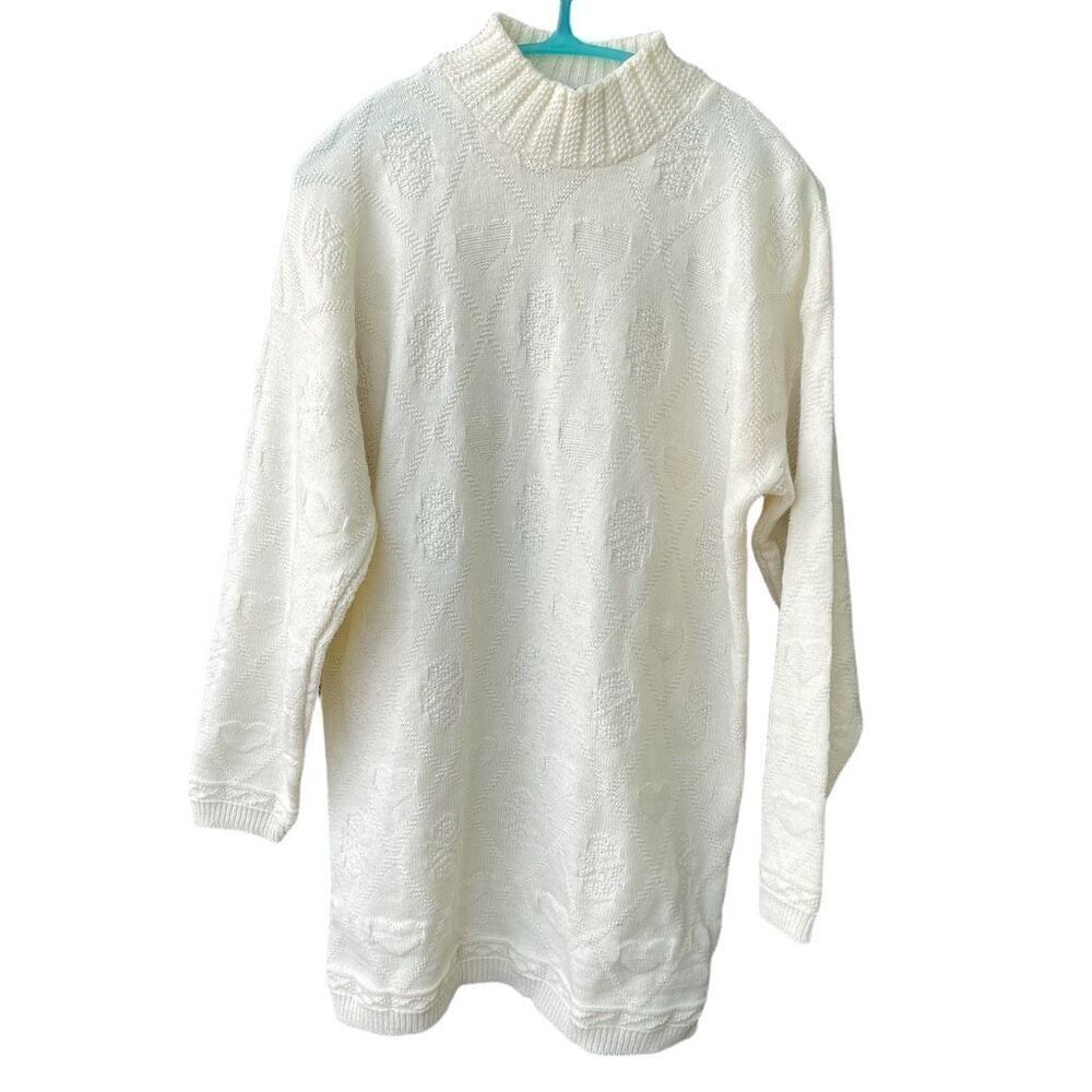 Vintage Dana Scott size M  ivory heart embossed oversized sweater